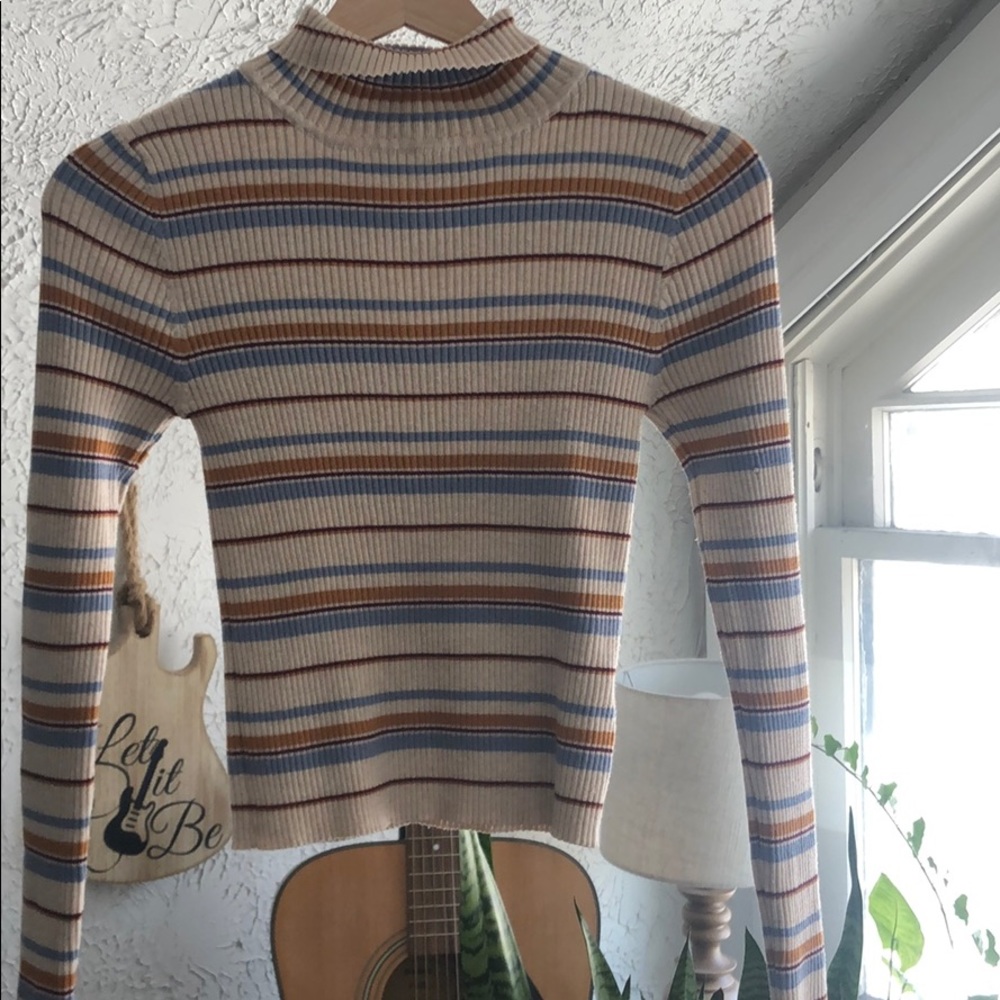 Stripped stretchy shirt